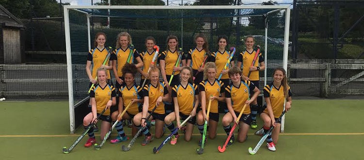 Rio 2016 player Simon Mantell, who played for Great Britain at the Olympics this summer coaches girls' hockey.